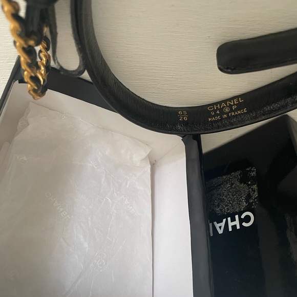 SPECIAL SALE‼️ Authentic vintage Chanel black leather belt + CC logos. - Picture 3 of 10